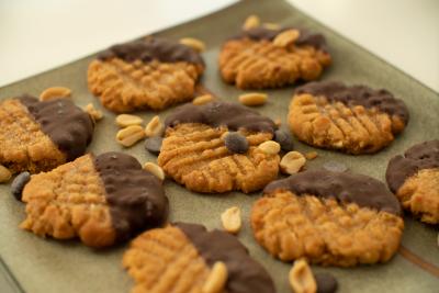 Galletas de mantequilla de mani y chocolate