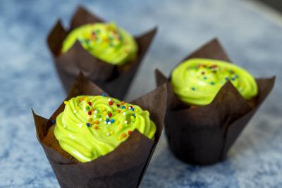 Muffins navideños con chips de chocolate 